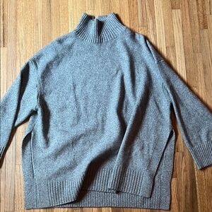H&M Gray Turtleneck Sweater